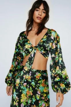 Floral Tie Front Puff Sleeve Blouse 7 Floral Tie Front Puff Sleeve Blouse -Nasty Gal Sales Store Sales womens black floral tie front puff sleeve blouse 3