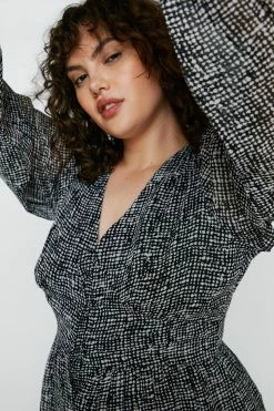 Plus Size Abstract Balloon Sleeve Mini Dres