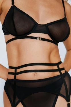 Alternative view of Strappy Clasp Detail Underwire 3 Pc Suspender Set