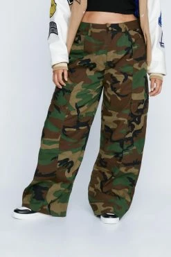 Alternative view of Plus Size Camo Print Multi Pocket Cargo Pants