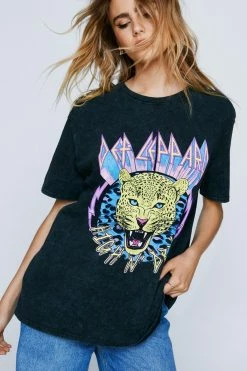 Def Leppard Licensed Graphic T-shirt -Nasty Gal Sales Store Sales womens charcoal def leppard licensed graphic t shirt 3