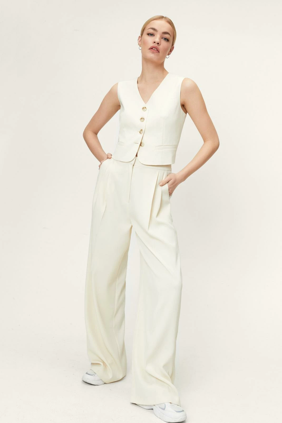 Cropped Tailored Single Breasted Vest 4 Cropped Tailored Single Breasted Vest - Image 4