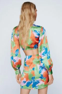 Bold Floral Satin Twist Long Sleeve Blouse -Nasty Gal Sales Store Sales womens green bold floral satin twist long sleeve blouse 2