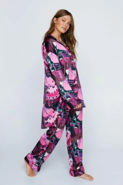 Satin Butterfly Print Oversized Pajama Pants Set -Nasty Gal Sales Store Sales womens purple satin butterfly print oversized pajama pants set 2