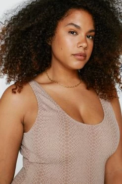 Plus Size Textured Snake Scoop Swimsuit