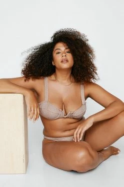 Plus Size Textured Snake V Wired Bikini Set