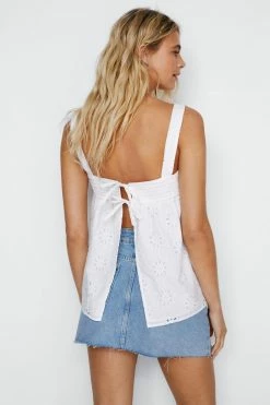 Broderie Anglaise Strappy Cami Top 12 Broderie Anglaise Strappy Cami Top -Nasty Gal Sales Store Sales womens white broderie anglaise strappy cami top 2