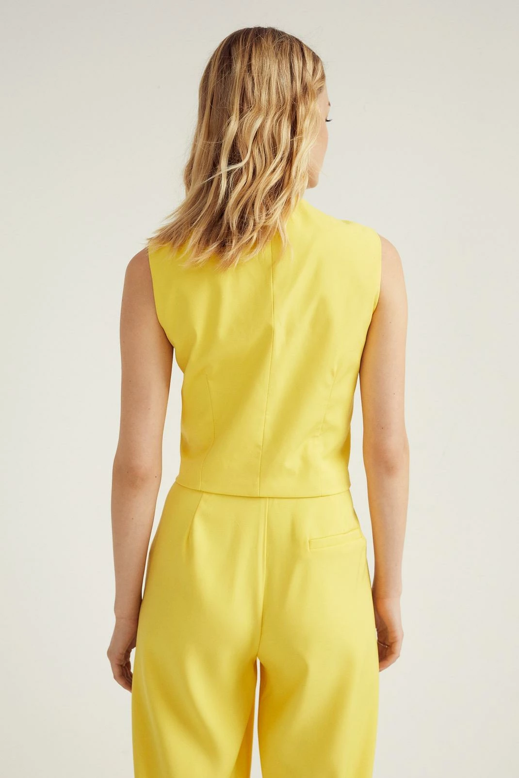 Cropped Tailored Single Breasted Vest 21 Cropped Tailored Single Breasted Vest - Image 21